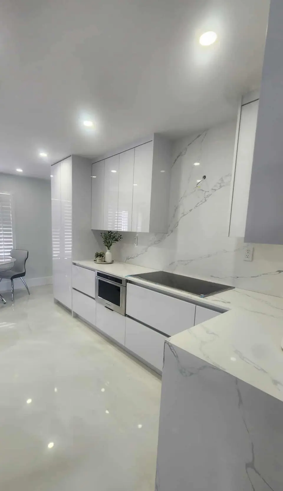 Modern kitchen - real Remodel Right FL project